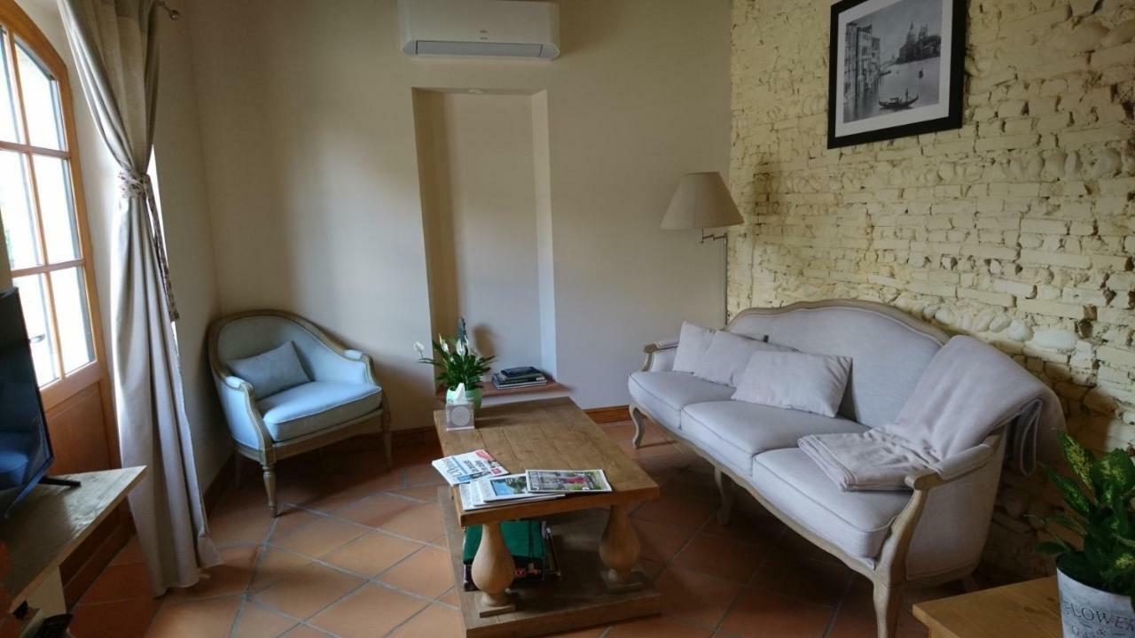 Le Clos Du Cedre Launac Екстериор снимка